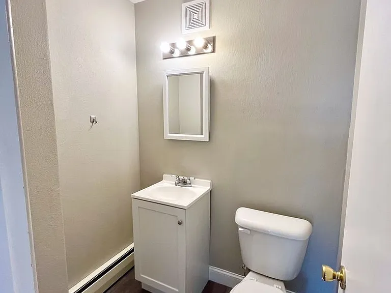 622 Bellevue St — Photo 5