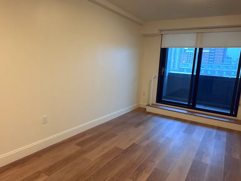 1077 Commonwealth Ave #516D — Photo 16