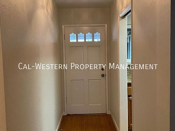 2nd image of 3863 Villa Glen Way