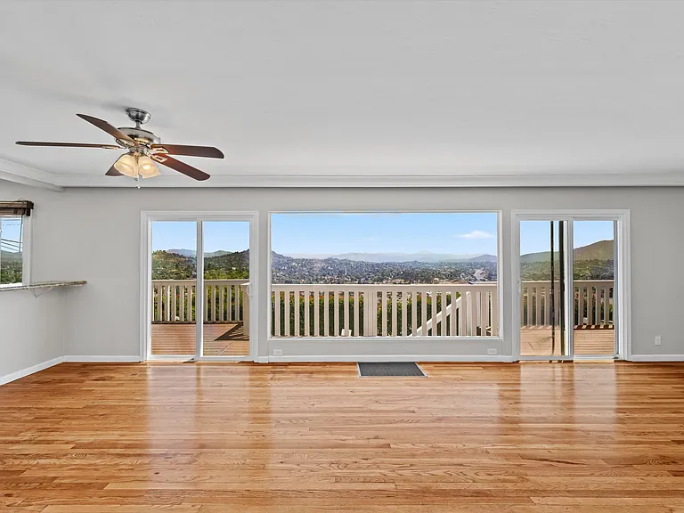 4258 Summit Dr — Photo 13