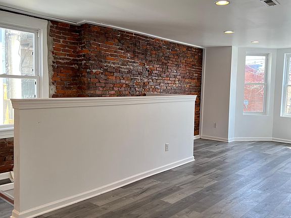 4th image of 208 S 53rd St Floor 2