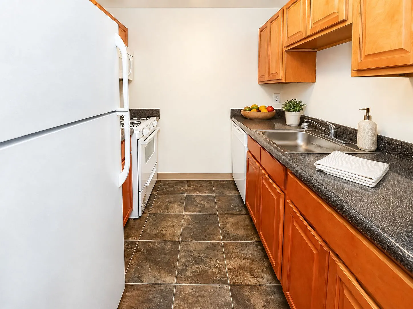Cranbury Crossing Apartment Homes — Photo 3