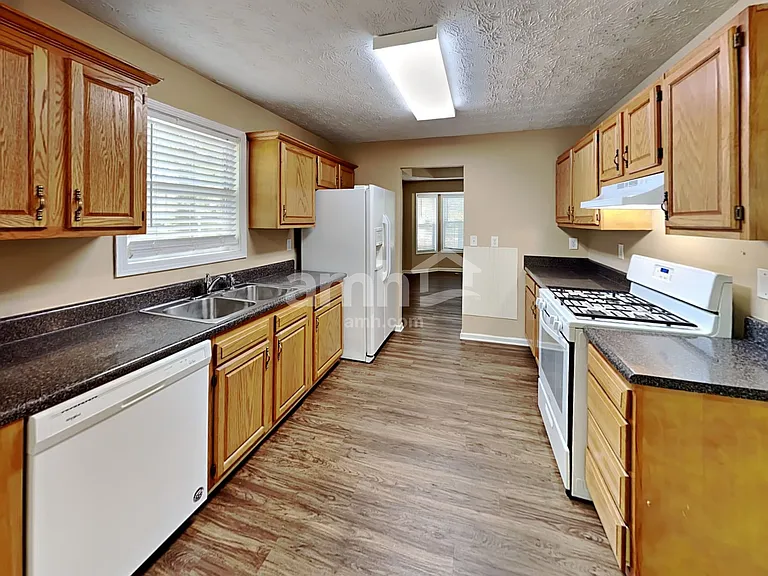356 McMillan Rd — Photo 3