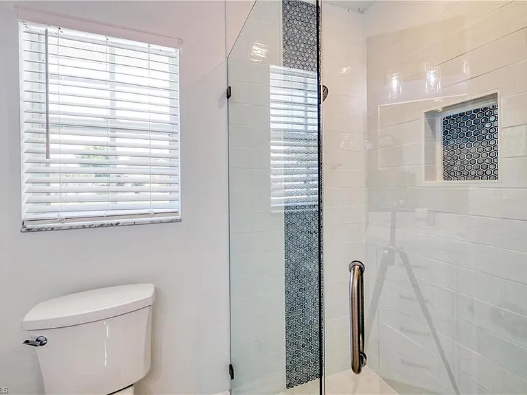 22589 Island Lakes Dr — Photo 26