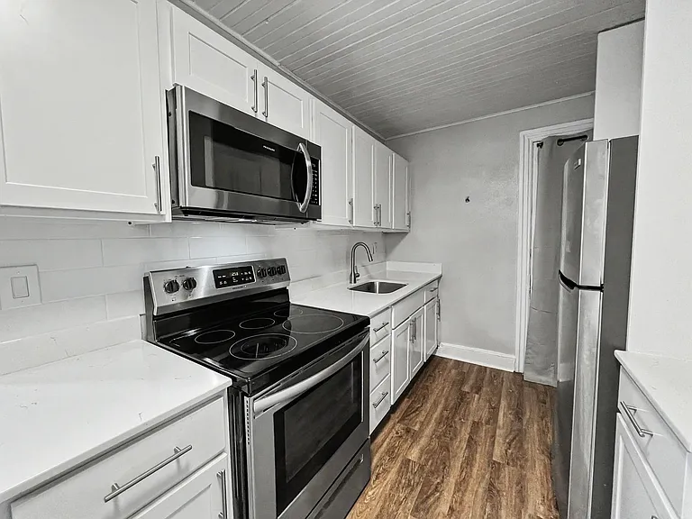 116 N Union St — Photo 2