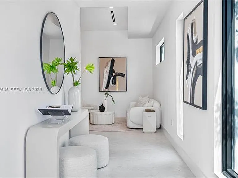 2937 SW 21st St #Townhouse 1 — Photo 4