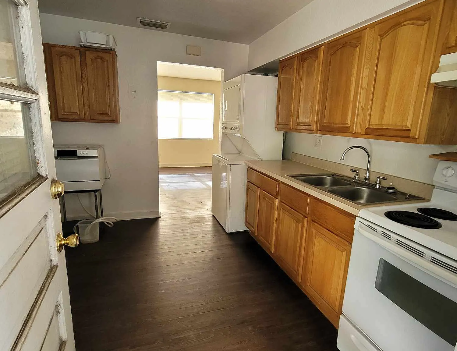 2 bed, 895 sqft, $1,550 — Photo 3