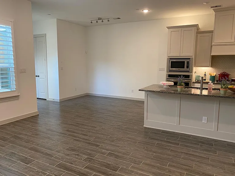 Dinning next to kitchen