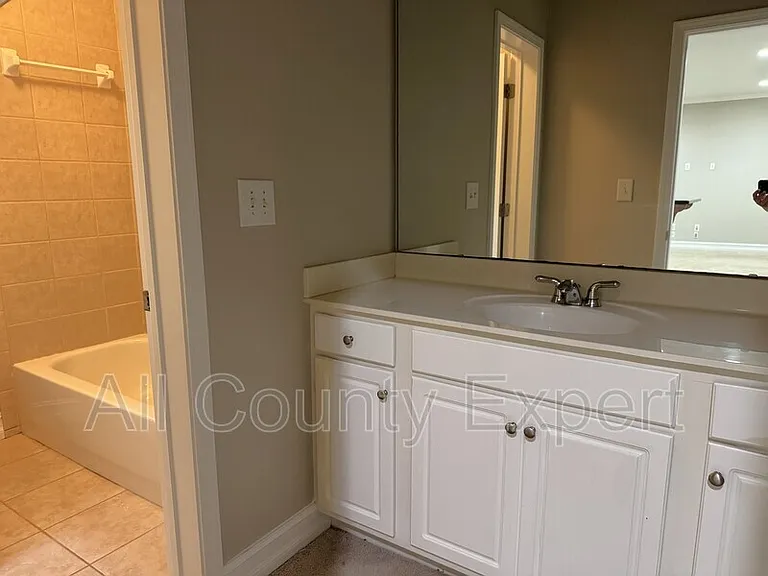 889 Lenox Ct NE — Photo 26