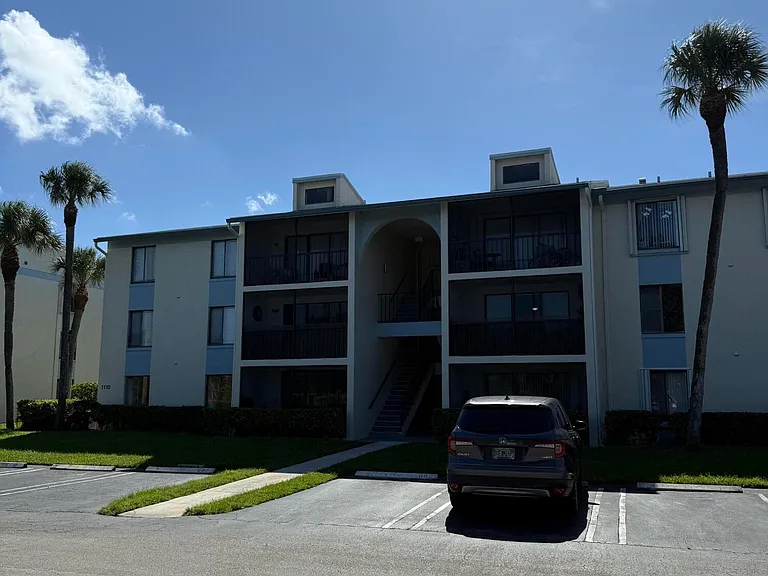 1110 Green Pine Blvd #C2 — Photo 1