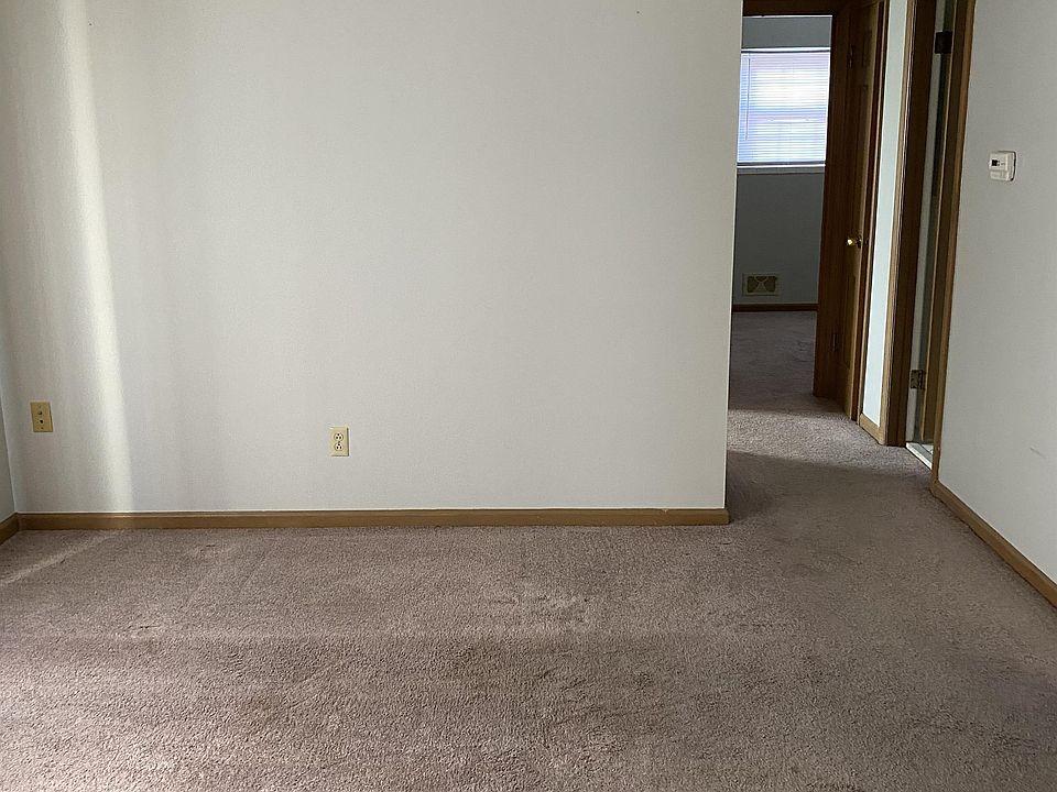 Tomasha/Canterbury Place & 43125 4312 S Canterbury Pl Independence