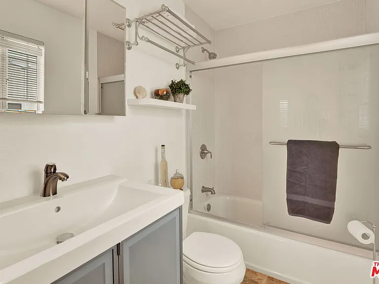 2714 Auburn St #6 — Photo 34