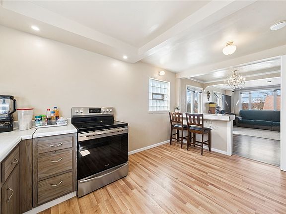5th image of 49 Montraver Dr