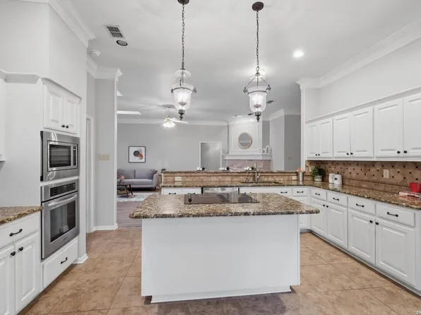 6 Ancient Bend, San Antonio, TX 78248