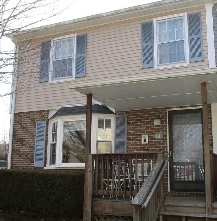 401 W Cadbury Dr