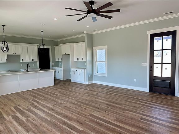 2nd image of 100 Hummingbird Way