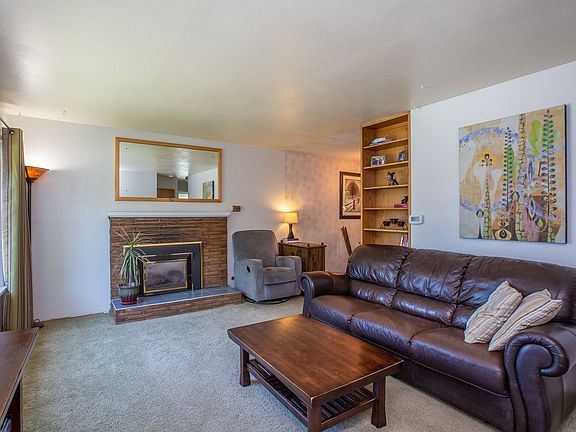 4th image of 5042 N Greenwood Blvd