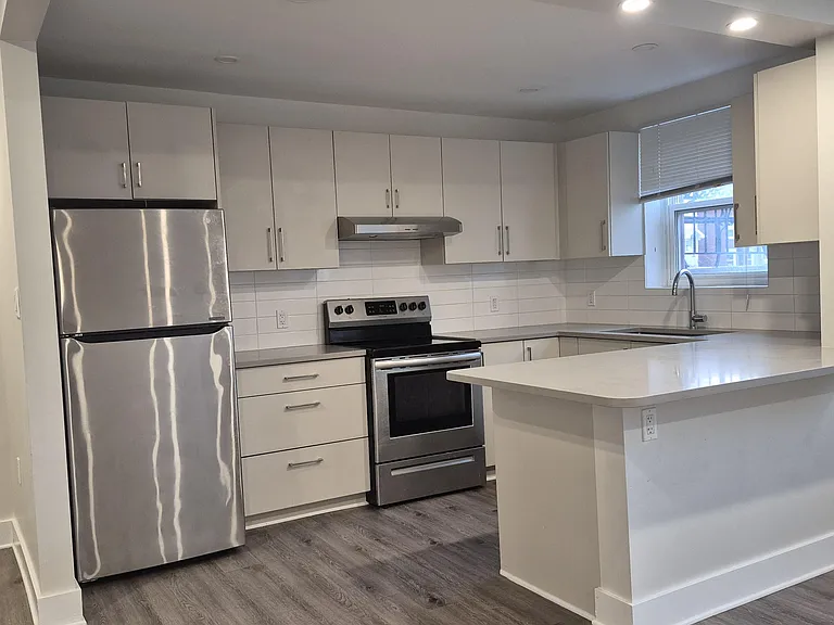 341 Whitby Ave — Photo 6