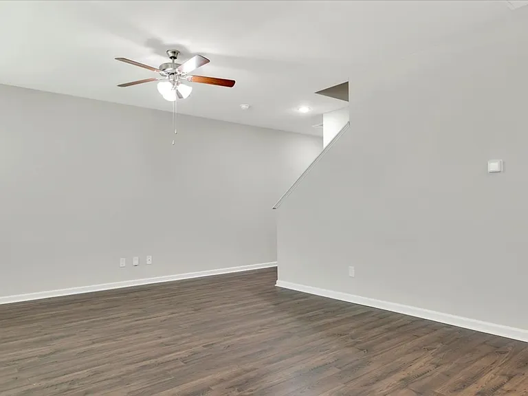 1127 Sims Dr — Photo 12