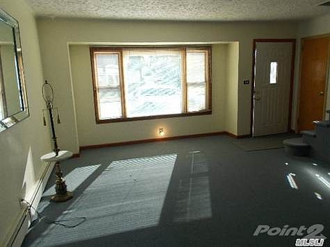 4th image of 780 Surrey Dr