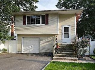 40 4th St FLOOR 1, Ronkonkoma, NY 11779