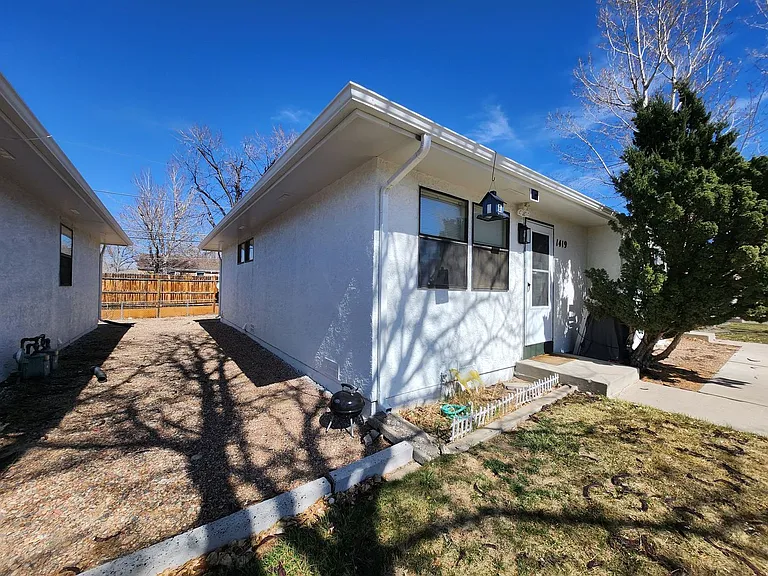 1419 Anita St — Photo 19