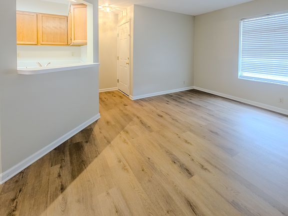 3rd image of 843 Claybrook Ct