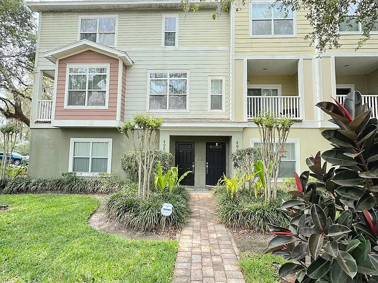 4950 Siesta Oak Loop — Photo 1