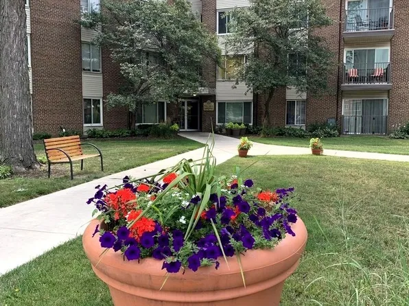 140 W Wood St Unit 311, Palatine, IL 60067