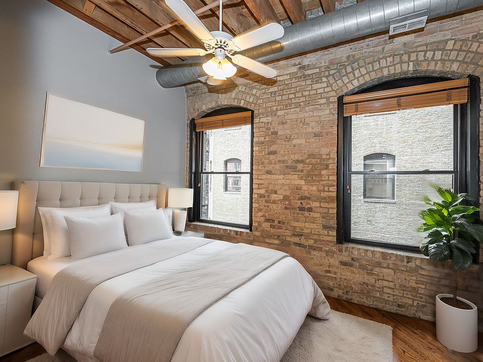 2nd image of 226 N Clinton St APT 313