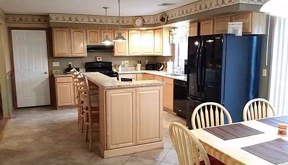 2nd image of 95 Charlotte Ln