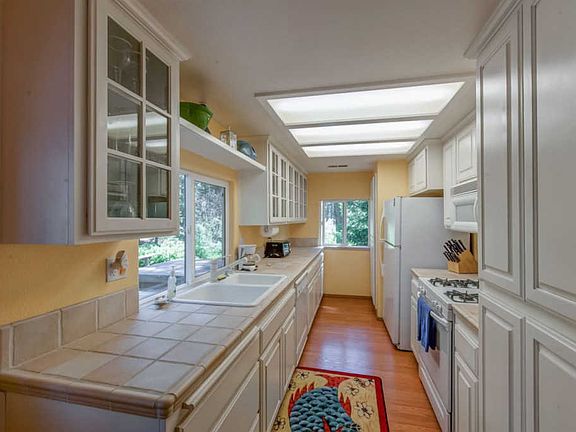 3rd image of 462 Park Ln #590