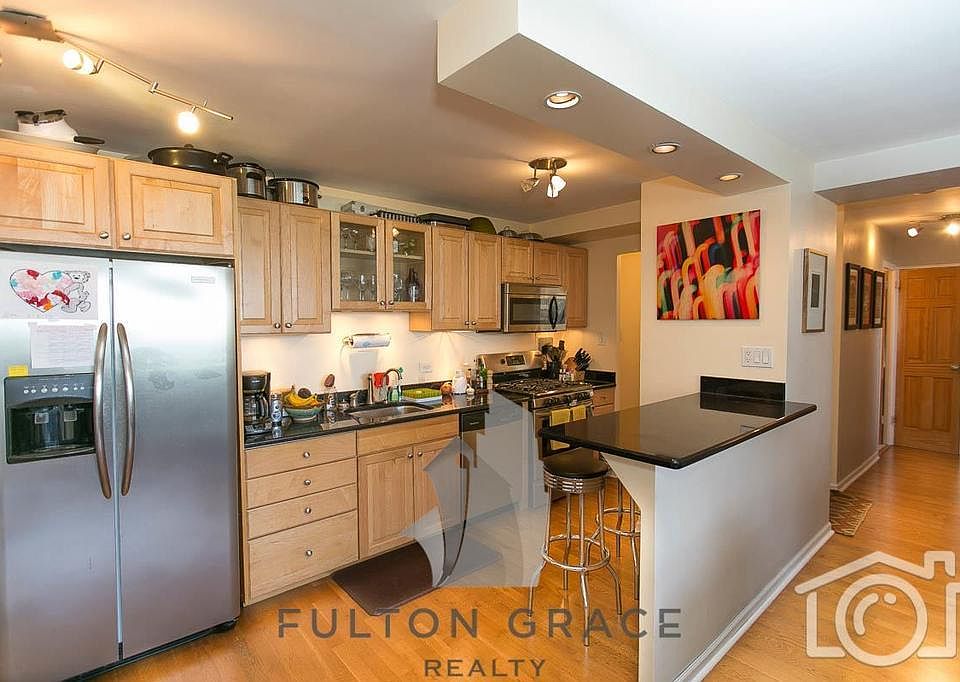 1st image of 3900 N Lake Shore Dr APT 22B