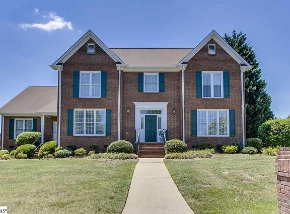 2nd image of 18 Meadowsweet Ln
