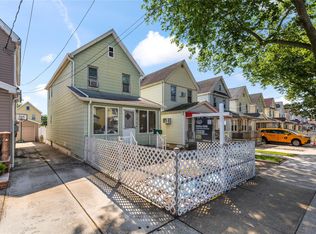 8925 201st St, Hollis, NY 11423