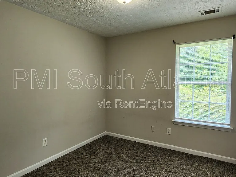 1749 Carrington Dr — Photo 12