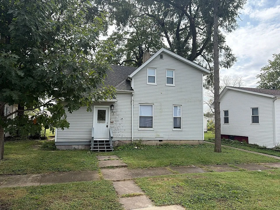 706 W Walnut St