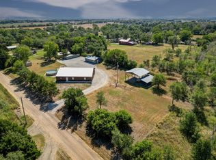 9239 202nd Rd, Winfield, KS 67156