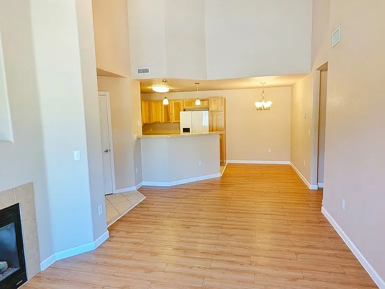 555 Cougar Bluff Point #207 — Photo 17