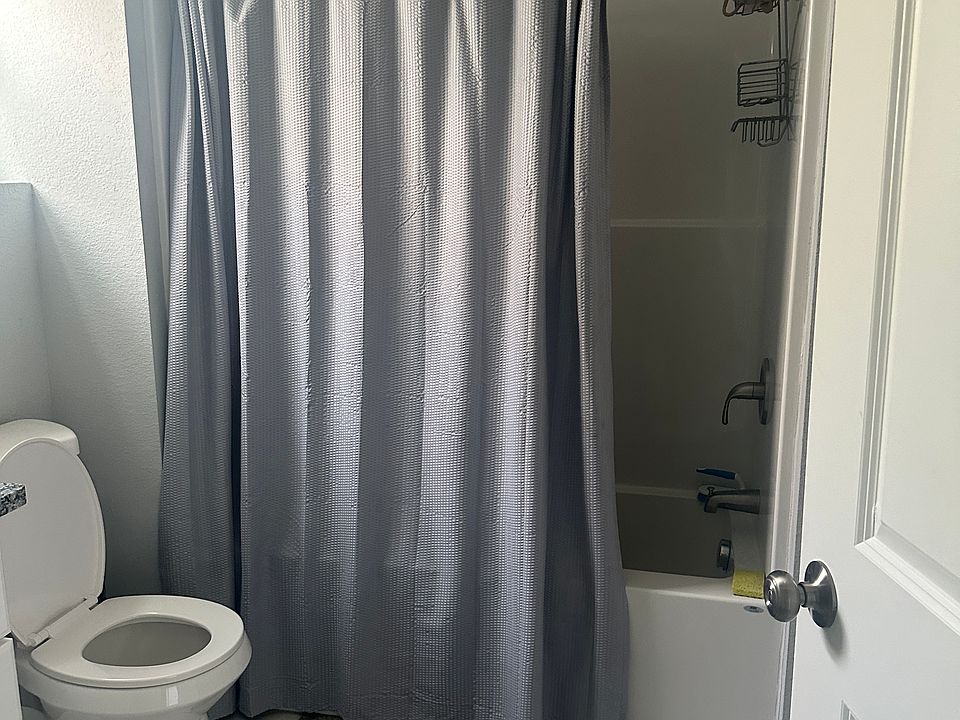 1st image of 920 Lexington St