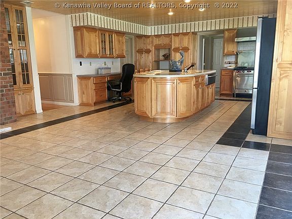4th image of 1220 Newmans Br