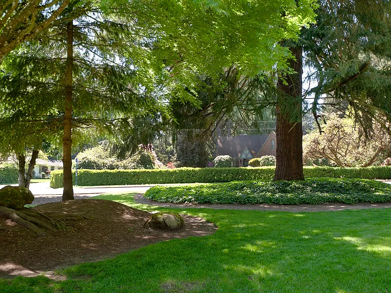 Riverside Villa — Photo 8