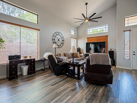 4th image of 3243 E Canyon Creek Dr