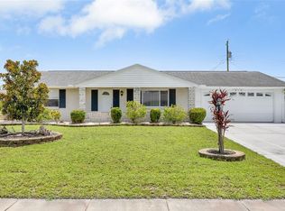 818 Fox Hills Dr, Sun City Center, FL 33573