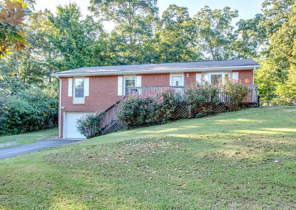 1st image of 814 Houston Dr