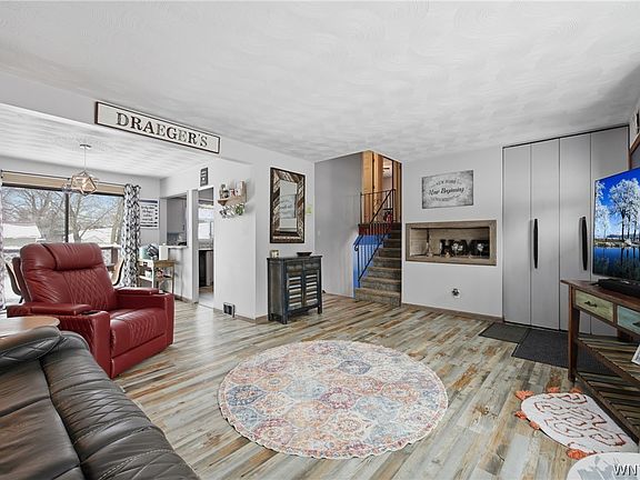 5th image of 987 Lockport Rd