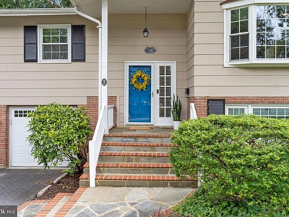 2nd image of 3129 Battersea Ln
