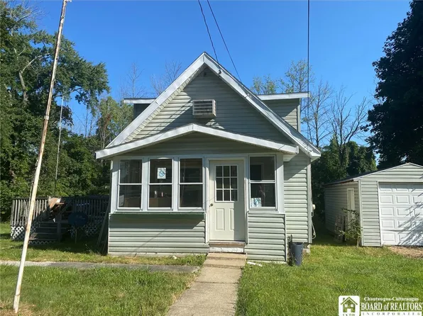 19 Muto St, Lakewood, NY 14750