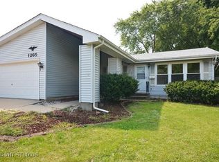 1265 Appletree Ln, Aurora, IL