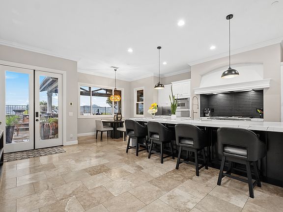 3rd image of 1 Running Brook Dr